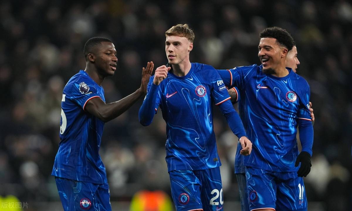 中表现抢眼 中表现抢眼